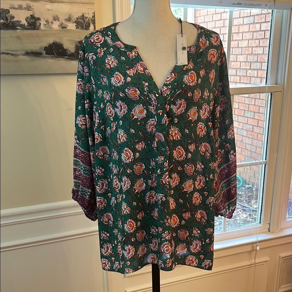NWT Tahari Jade Green Floral Print Blouse